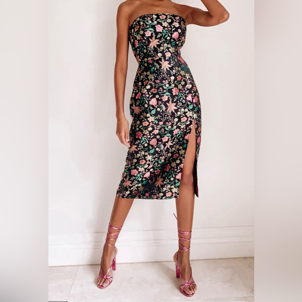 Lulus “Make a Move Black Satin Floral Jacquard Strapless Midi Dress”